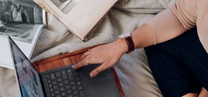 How to join House plant box - Microsoft Surface Laptop 3 in Platinum shot by : Chrisitiann Koepke